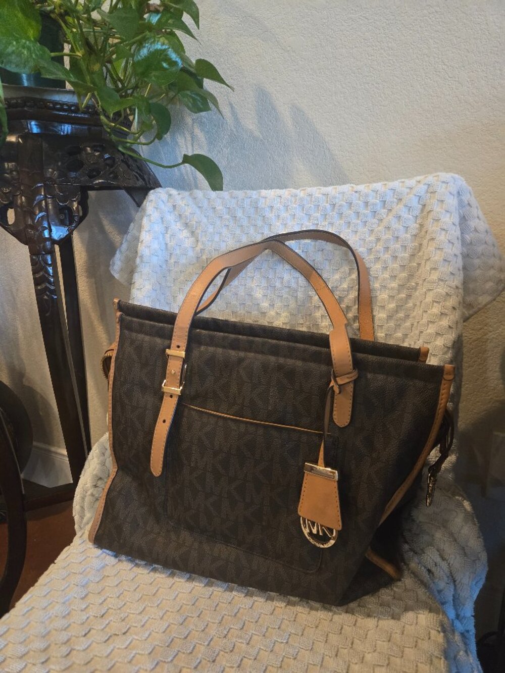 Michael Kors Darien Medium Signature Logo Tote 30S6GDKT6V